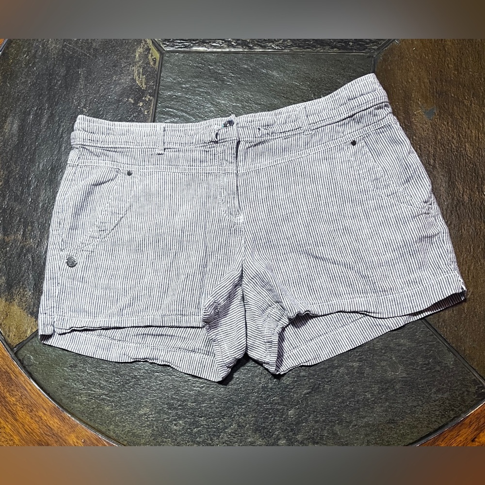 Dalia Blue and White Nautical Striped Shorts Size 10